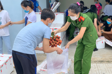 Sẻ chia yêu thương – Vượt qua đại dịch