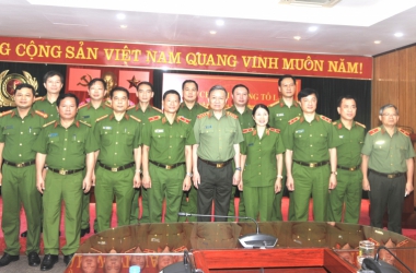 Thư chúc mừng cán bộ, chiến sỹ lực lượng Cảnh sát phòng, chống tội phạm về môi trường