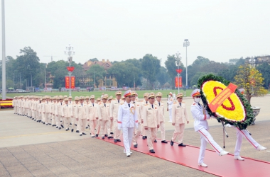 Đảng ủy CATW, Bộ Công an vào Lăng viếng Chủ tịch Hồ Chí Minh nhân Ngày thành lập Đảng Cộng sản VN